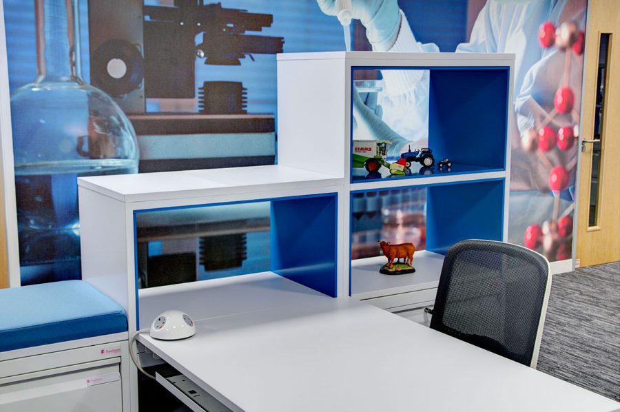 Olio office desk and storage