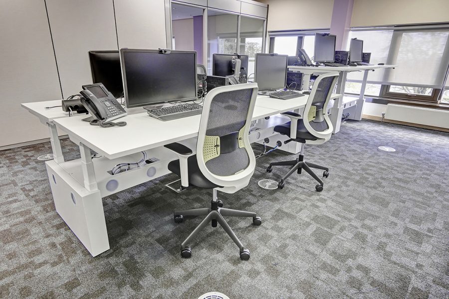 Electric height adjustable desk