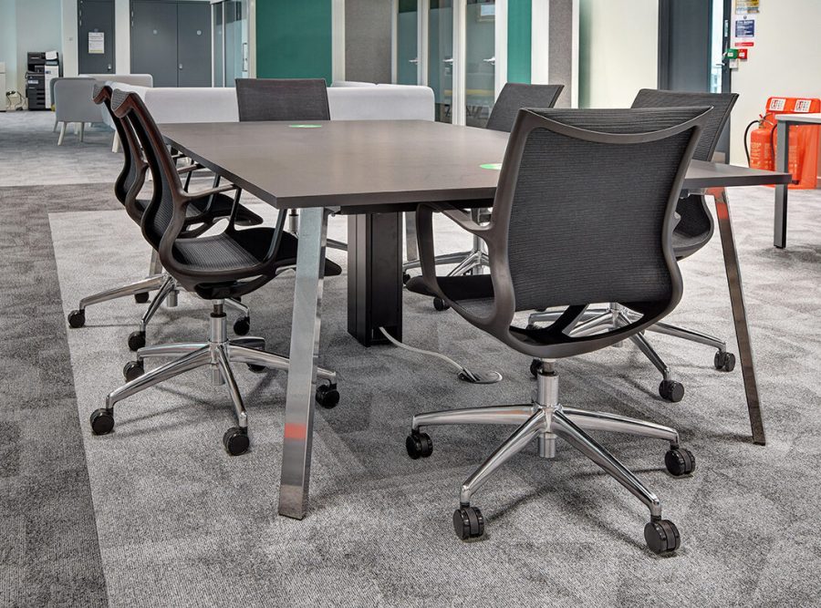 Mesh back work chair