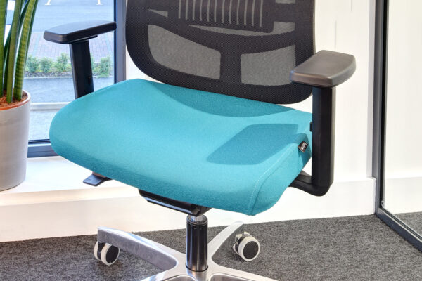 Managerial office chair