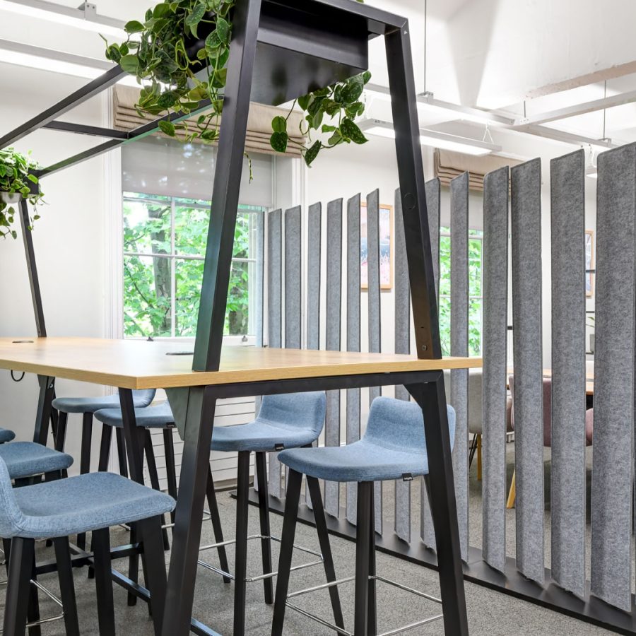 lner-office-furniture-installation-by-flexiform