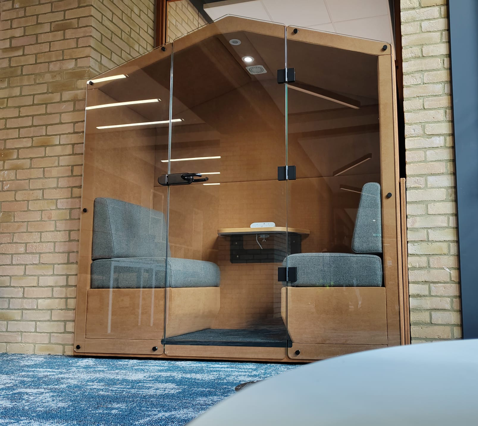 Bea pitched roof meeting pods
