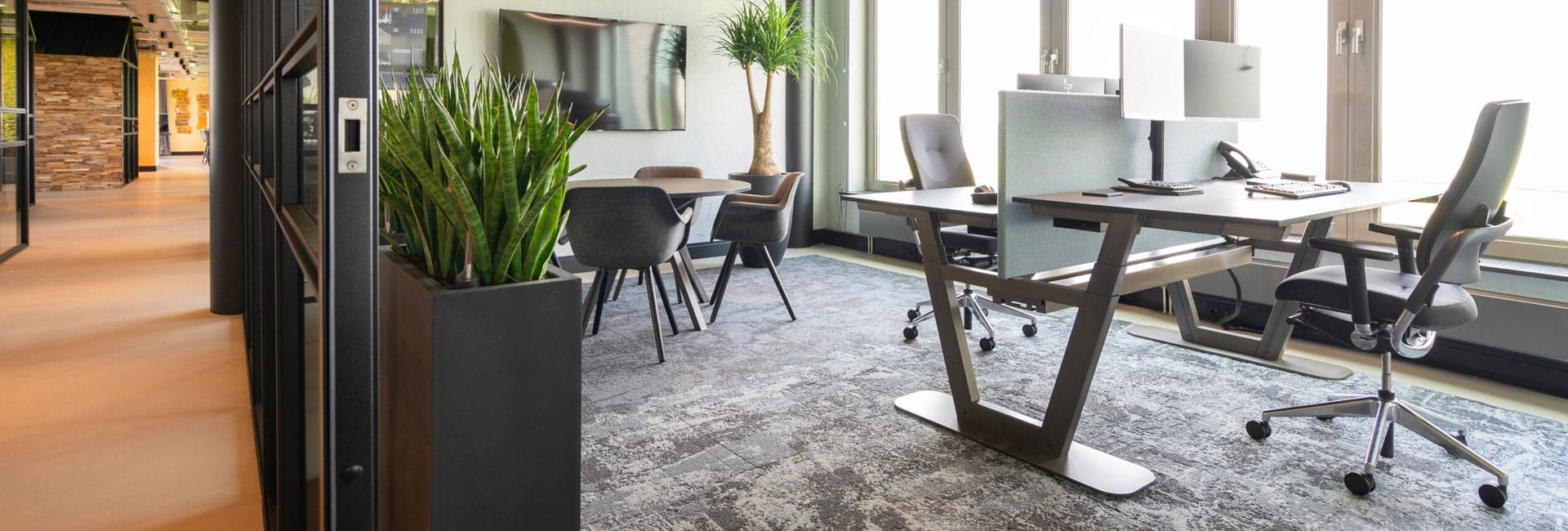 ParQ height adjustable desking